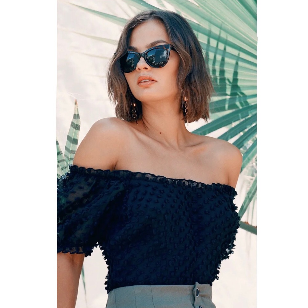 NWT Lulus Kaitlin Textured Off The Shoulder Dotted Top in Black Large